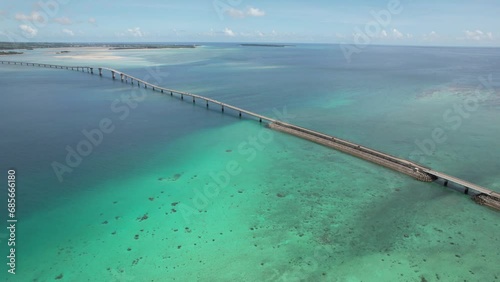 ドローンで空撮した真夏の宮古島の海と伊良部大橋（Miyako Island 4K） photo