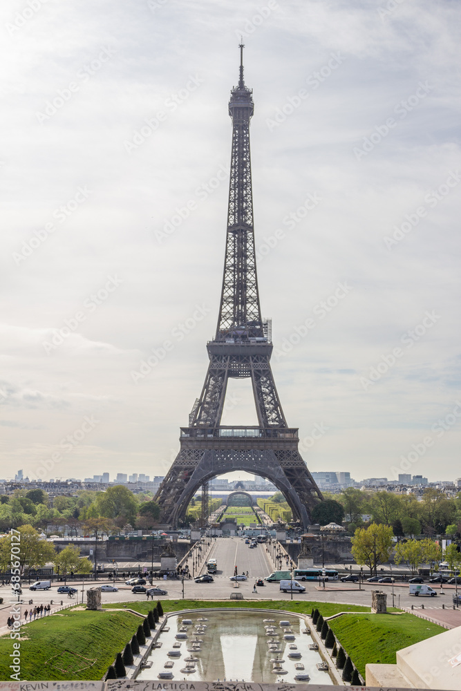 Fototapeta premium Torre Eiffel desde la plaza de Trocadero