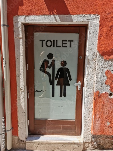 Funny toilet sighn - peeping tom

Morsomt toalett/wc skilt photo