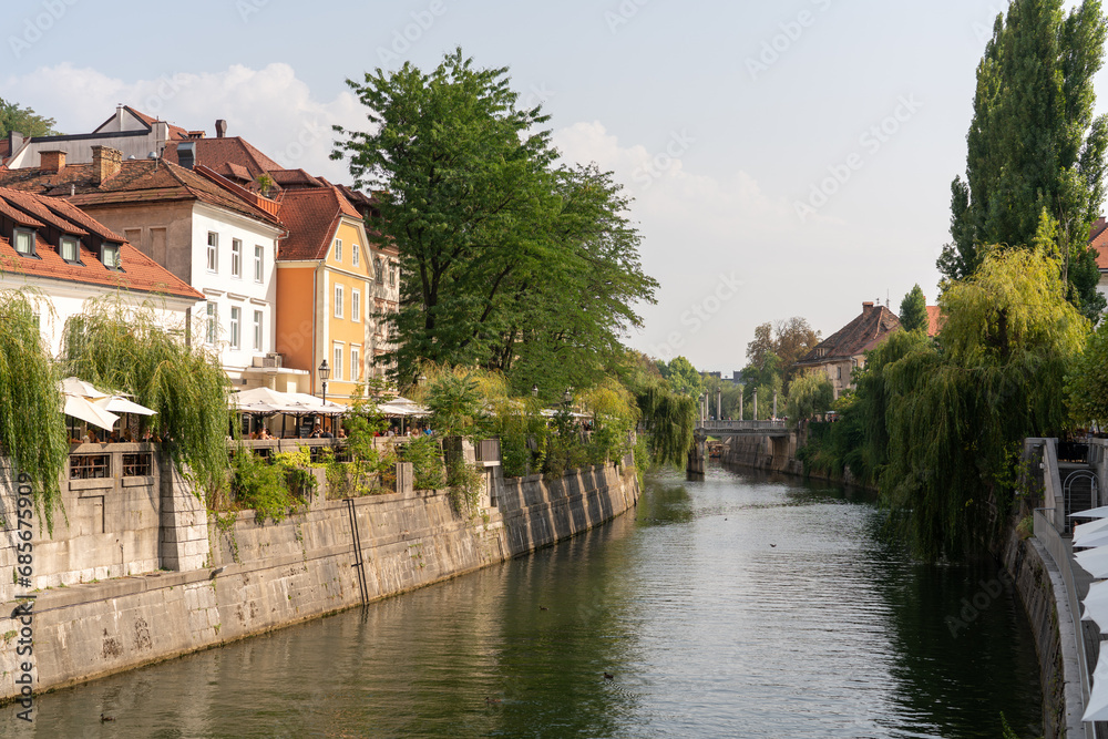 Obraz premium River Ljubljanica flowing through Ljubljana, Slovenia