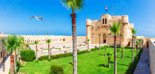 Obraz na płótnie Citadel of Qaitbay, former Lighthouse of Alexandria, full view on the fort and the yard, Egypt w salonie