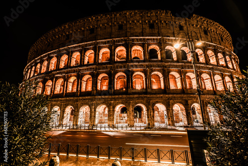 Obraz na płótnie The Colosseum at night. Rome, Italy w salonie