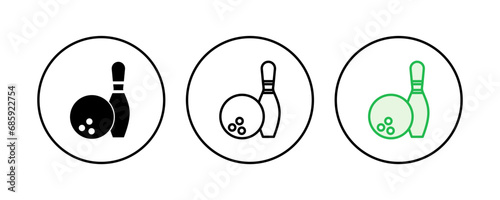 Bowling icon set. bowling ball and pin icon. bowling pins