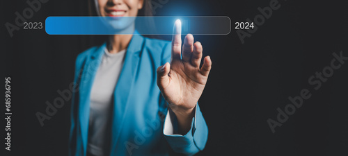 Ideas for starting the new year 2024, managing sales for higher business growth in 2024, business planning to support growth in the next year, expanding business, operating business for big goals.