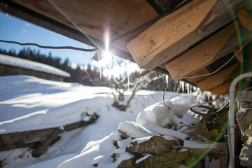 Handdoek met foto Huisarts Berghut bedekt met verse sneeuw  © matthias