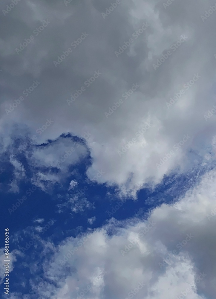 Clouds are always accompanied by the beauty of the sky. Clouds are always accompanied by the beauty of the sky.