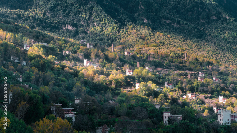 Zhonglu Tibetan village in the early morning.