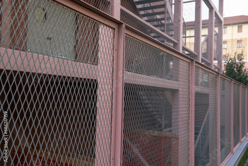 wire mesh, building construction detail, steel frame building, school complex, campus