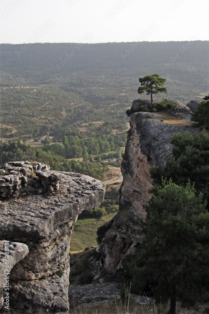 Views from the rocky crags of the La Raya trail in Uña, Cuenca.                     