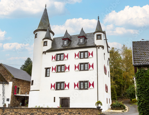 Die Dreiser Burg in Dreisbrück in der Eifel