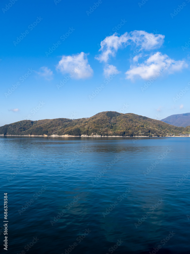 小豆島と瀬戸内海の風景。(縦構図)
