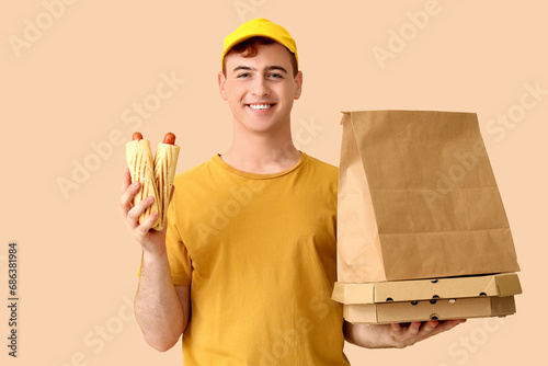 Delivery service worker wit...