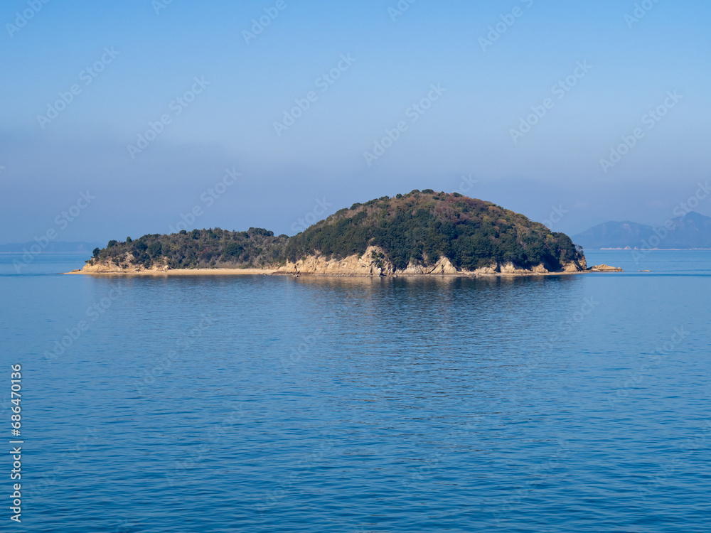 鎧島(香川県高松市庵治町)。
