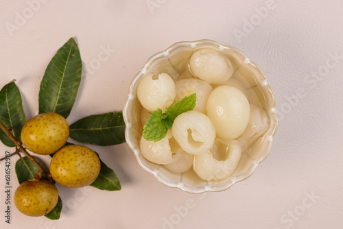 Slika na platnu Longan in Syrup with Fresh Longan.
