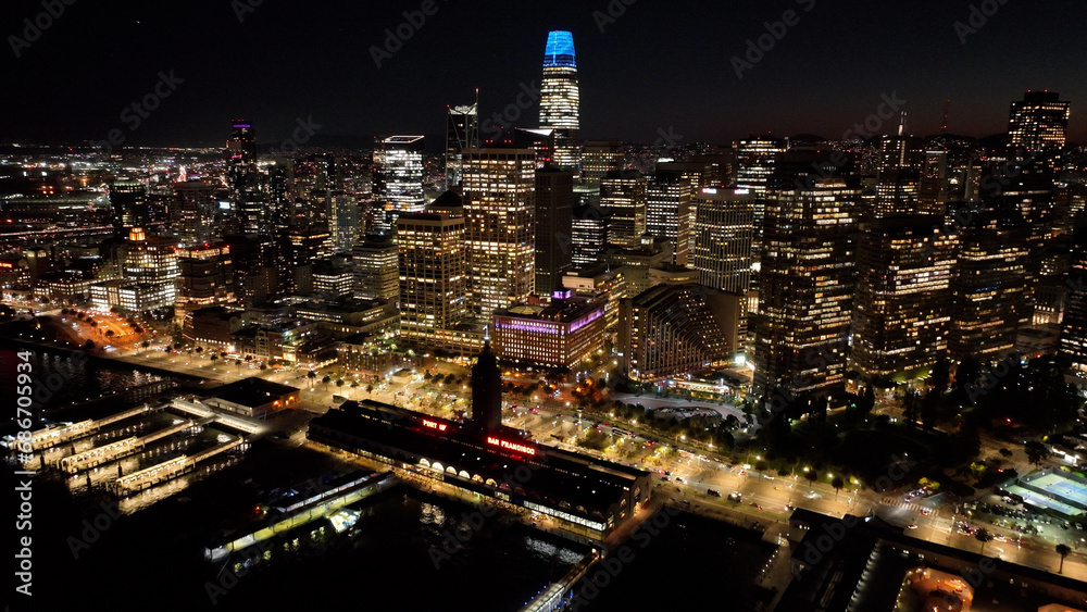 Fototapeta premium Night Sky At San Francisco In California United States. Highrise Building Architecture. Tourism Travel. Night Sky At San Francisco In California United States. 