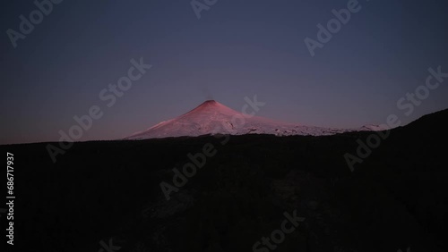 atardecer volcan Villarrica, ultima luz del día photo
