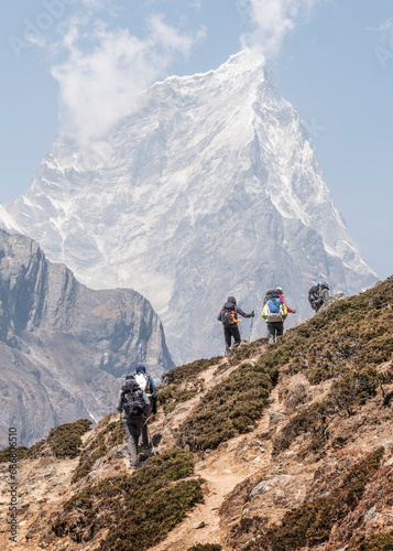 Nepal, Solo Khumbu, Everest, Group of mounaineers hiking at Dingboche