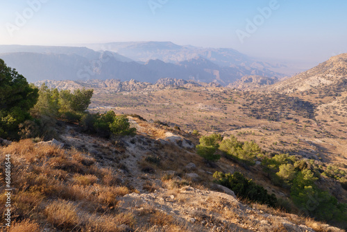 Foto Das Biosphärenreservat Dana ist ein Gebiet von atemberaubender natürlicher Schönheit, Geschichte und Artenvielfalt und mit 320 Quadratkilometern das größte Naturschutzgebiet Jordaniens