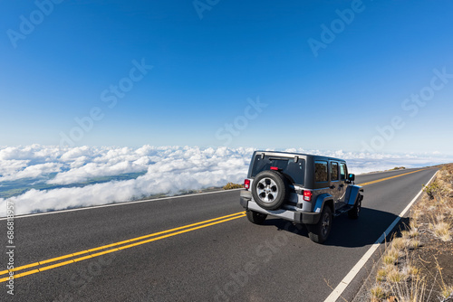 Obraz na płótnie Jeep on Haleakala Highway, Maui, Hawaii, USA w salonie