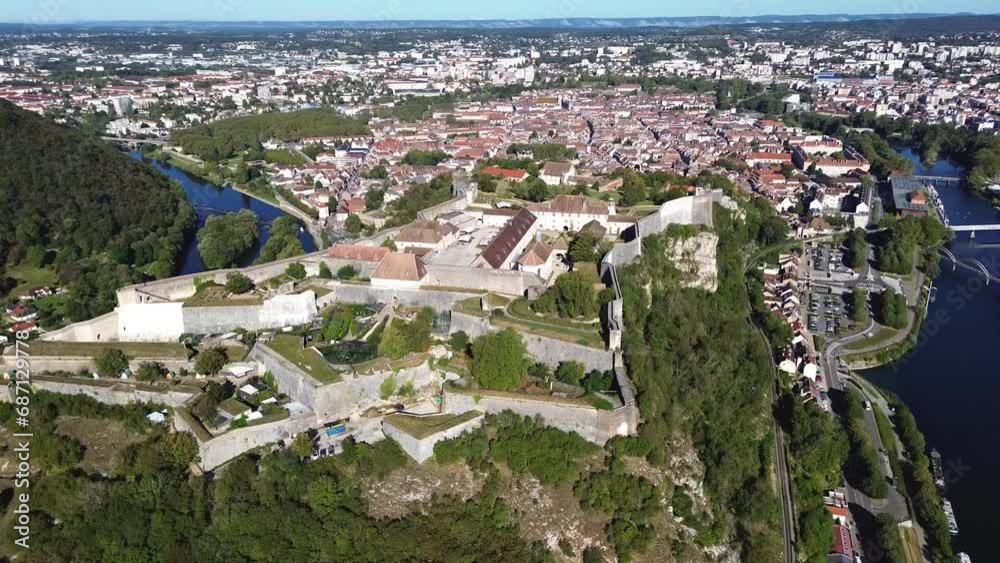 drone video citadelle de Besançon France Europe