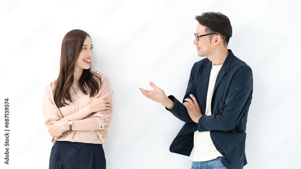 男女2人のビジネスイメージ