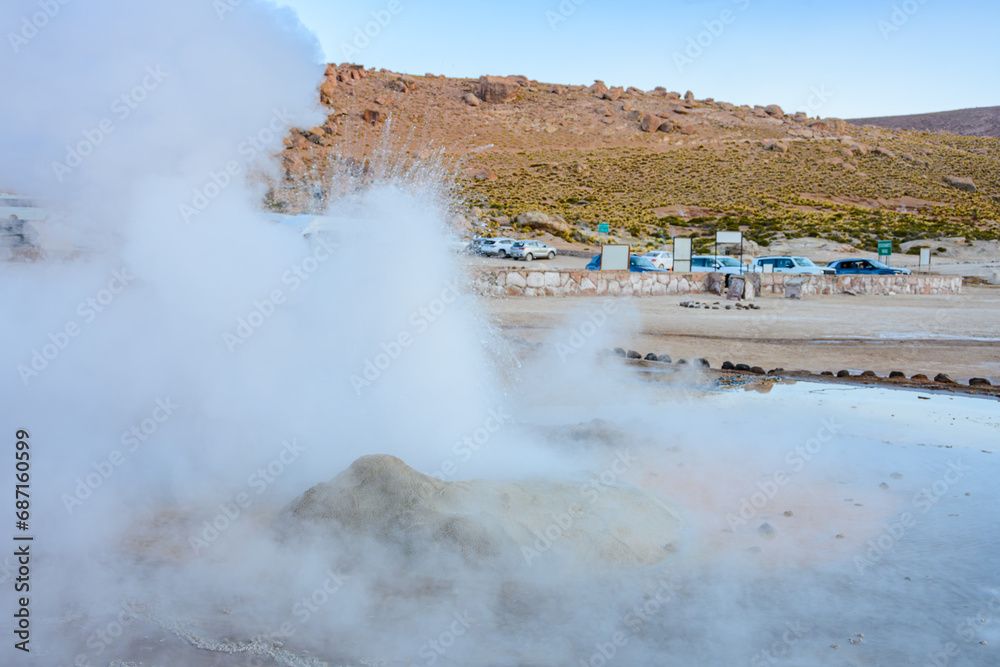 Água borbulhando no Gêiser Tatio deserto do Atacama. 
