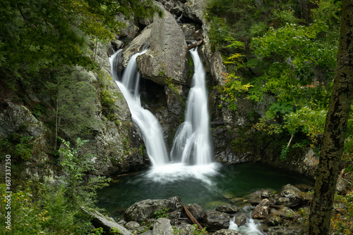 Fototapeta Naklejka Na Ścianę i Meble -  Bash Bish Falls
