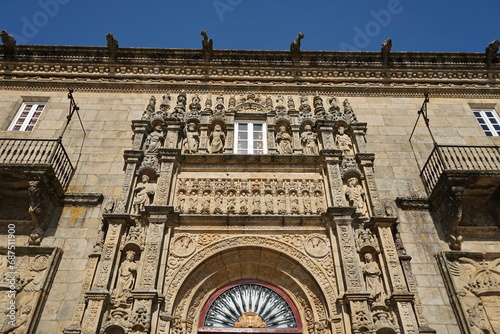 Facade of the hotel 'Hostal dos Reis Católicos' in the 'Praza do Obradoiro' in the city of Santiago de Compostela Santiago de Compostela, Galicia, Spain 10092023