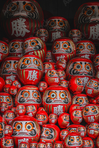 Japanese red daruma traditional doll background wallpaper
