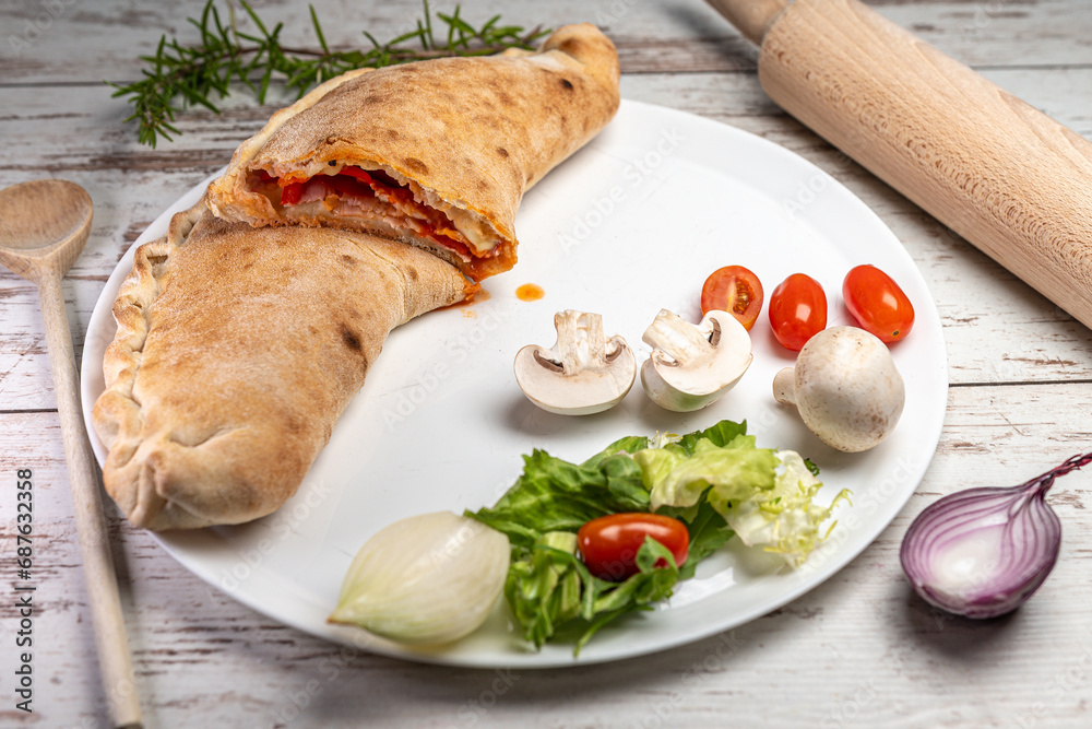 CALZONE CALZONE