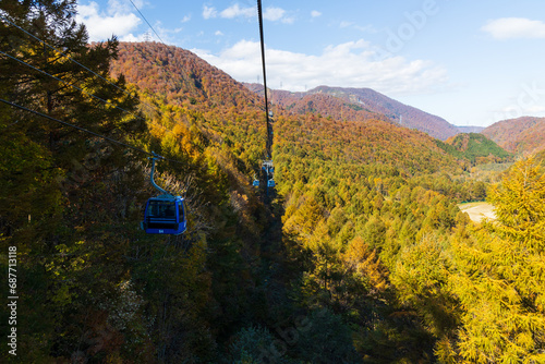 日本の風景　新潟県湯沢町　苗場ドラゴンドラの紅葉 photo