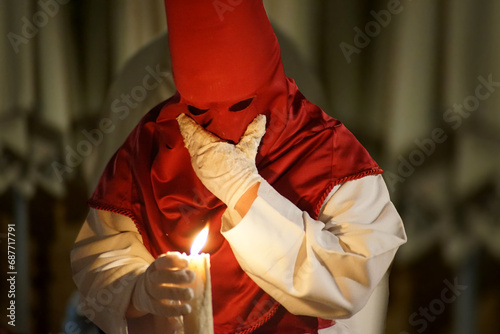Φωτογραφία A Nazarene in penance during semana santa