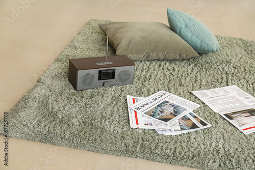 Soft carpet with radio, new...