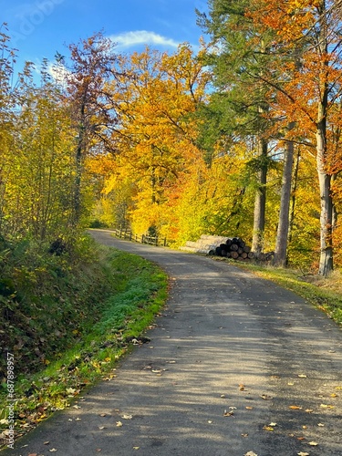 Sonniger Herbsttag am Möhnesee im Sauerland