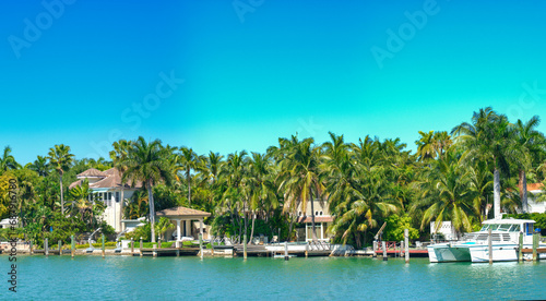 Panoramic view of Miami Palm Island © jovannig