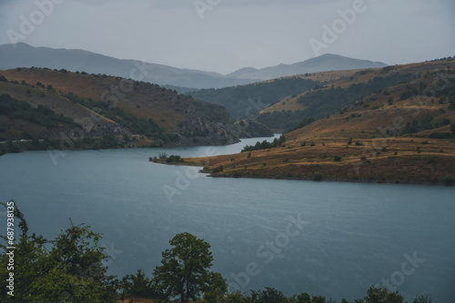 Fototapeta Naklejka Na Ścianę i Meble -  Autumn landscape, lake in cloudy weather