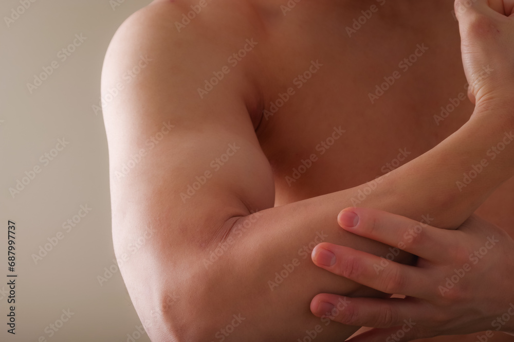 たくましい男性の上腕 たくましい男性の上腕
