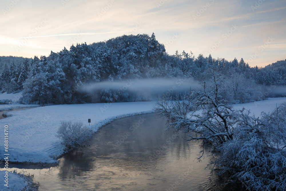 Fototapeta premium Obere Donau bei Dietfurt im Landkreis Sigmaringen