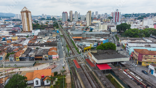 Visão aérea do centro urbano da cidade de Mogi das Cruzes, SP, Brasil próximo a estação de trem. photo