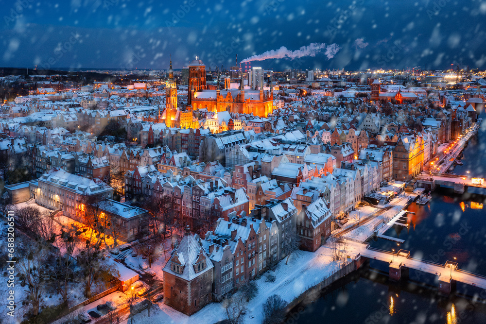 Obraz na płótnie Aerial view of the beautiful main city in Gdansk at winter, Poland w salonie