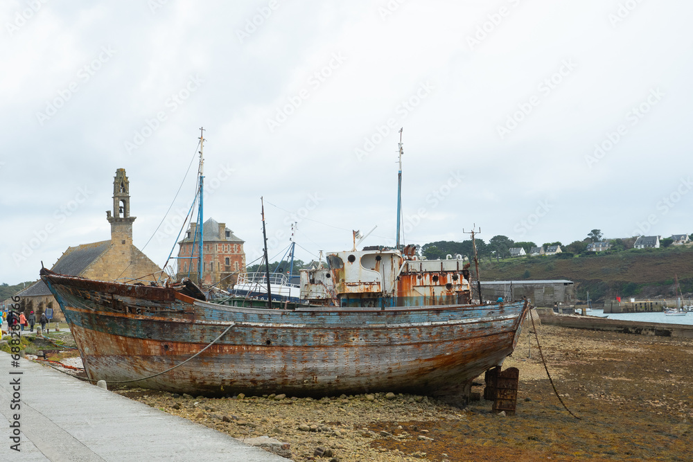 Fototapeta premium Vue sur le port de Camaret sur mer en Bretagne-France