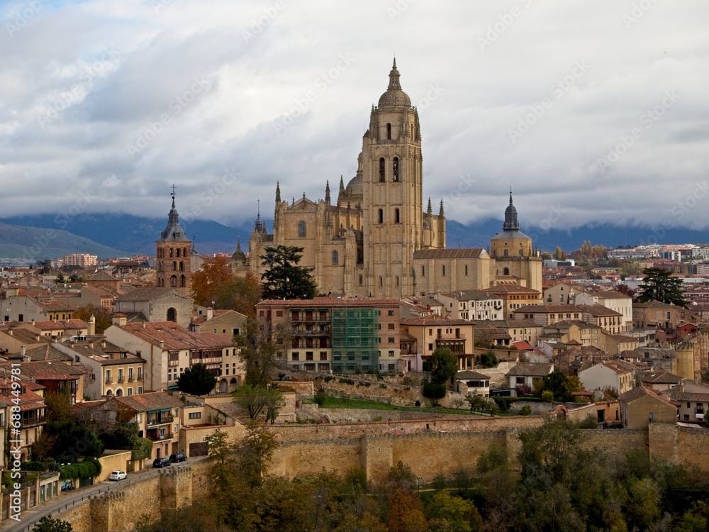 To the north of Madrid lies the absolutely picturesque city of Segovia, Spain. It makes the perfect day trip from Madrid to wander its quaint streets and admire its incredible Roman aqueduct