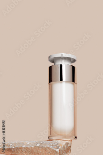 Pump bottle mock up cosmetic product, glass jar with mirror, stand on natural stones with beige background. Natural Organic Spa product template, monochrome aesthetic photo for branding