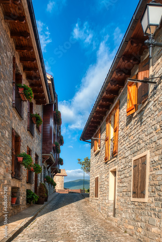 Gavín ​​is a Spanish town belonging to the municipality of Biescas, in Alto Gállego, province of Huesca, Aragón. Spain