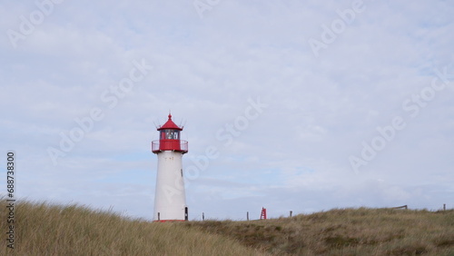 Einsamer Leuchtturm an der Küste