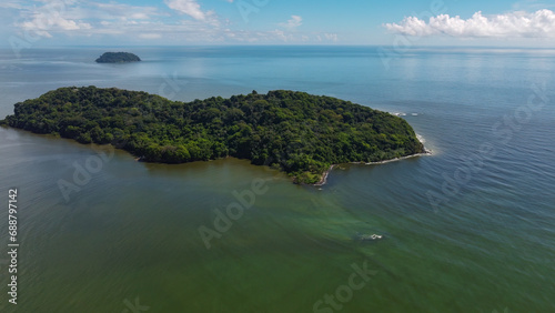Vue aérienne de l'Ilet La Mere en Guyane