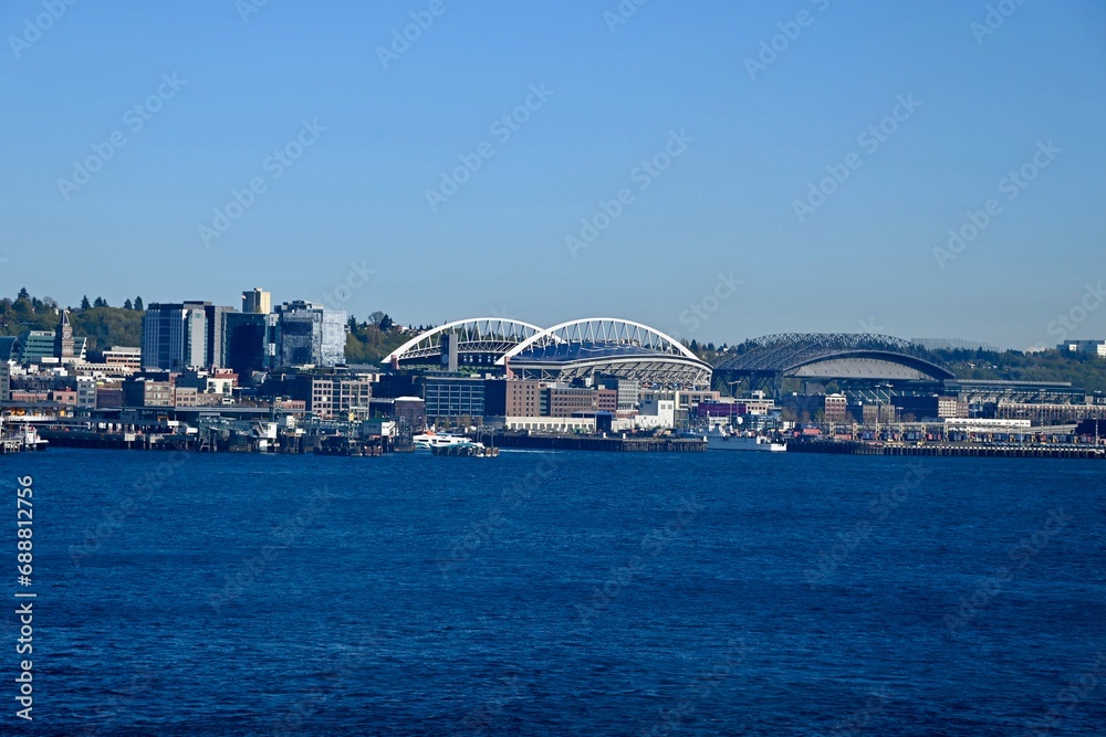 Naklejka premium downtown Seattle seen from the water