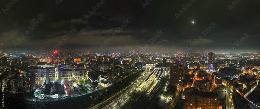 Fototapeta premium Aerial Night Shot of the Centre of Leeds, West Yorkshire, UK