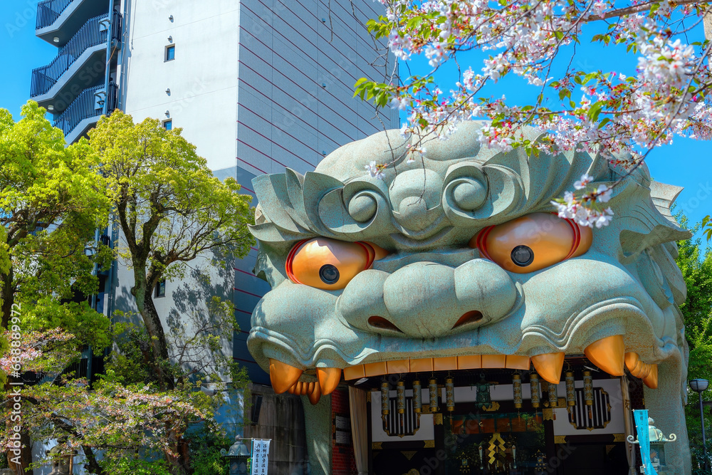 Φωτογραφία Namba Yasaka-jinja one of Osaka’s most distinctive places of worship with gigant
