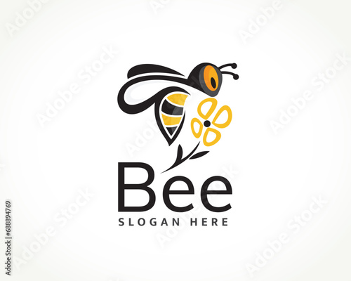 Flying bee at flower logo design template illustration inspiration